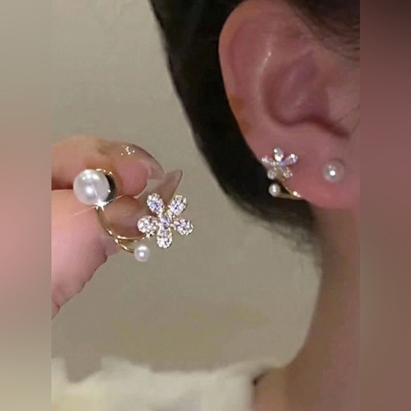Jewelry - Elegant Gold and Silver Floral Pearl Earrings